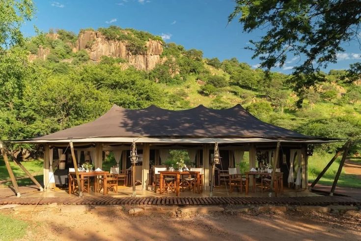 Serengeti safari lodge accommodation exterior